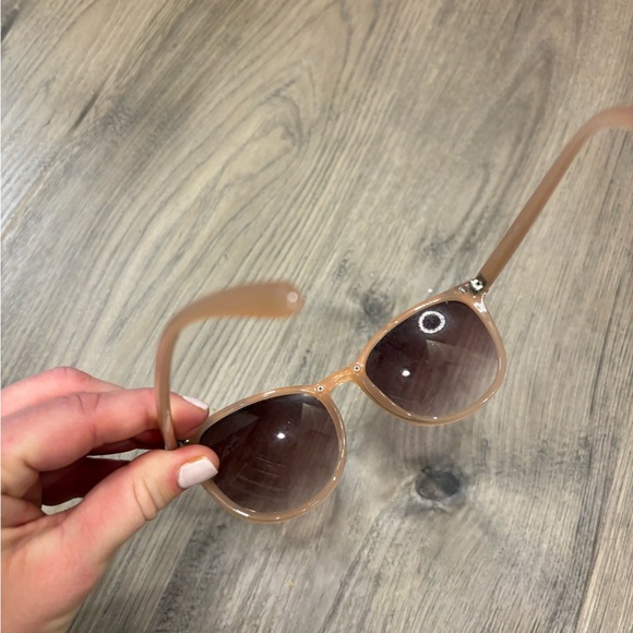 Target cute pink and gold sunglasses - Picture 2 of 4